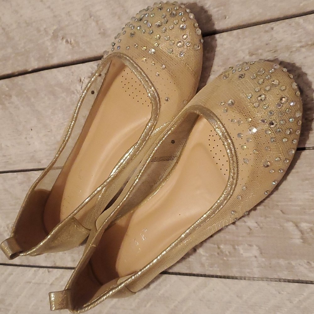 Kailee P Girls Rhinestones Gold Flats Size 4